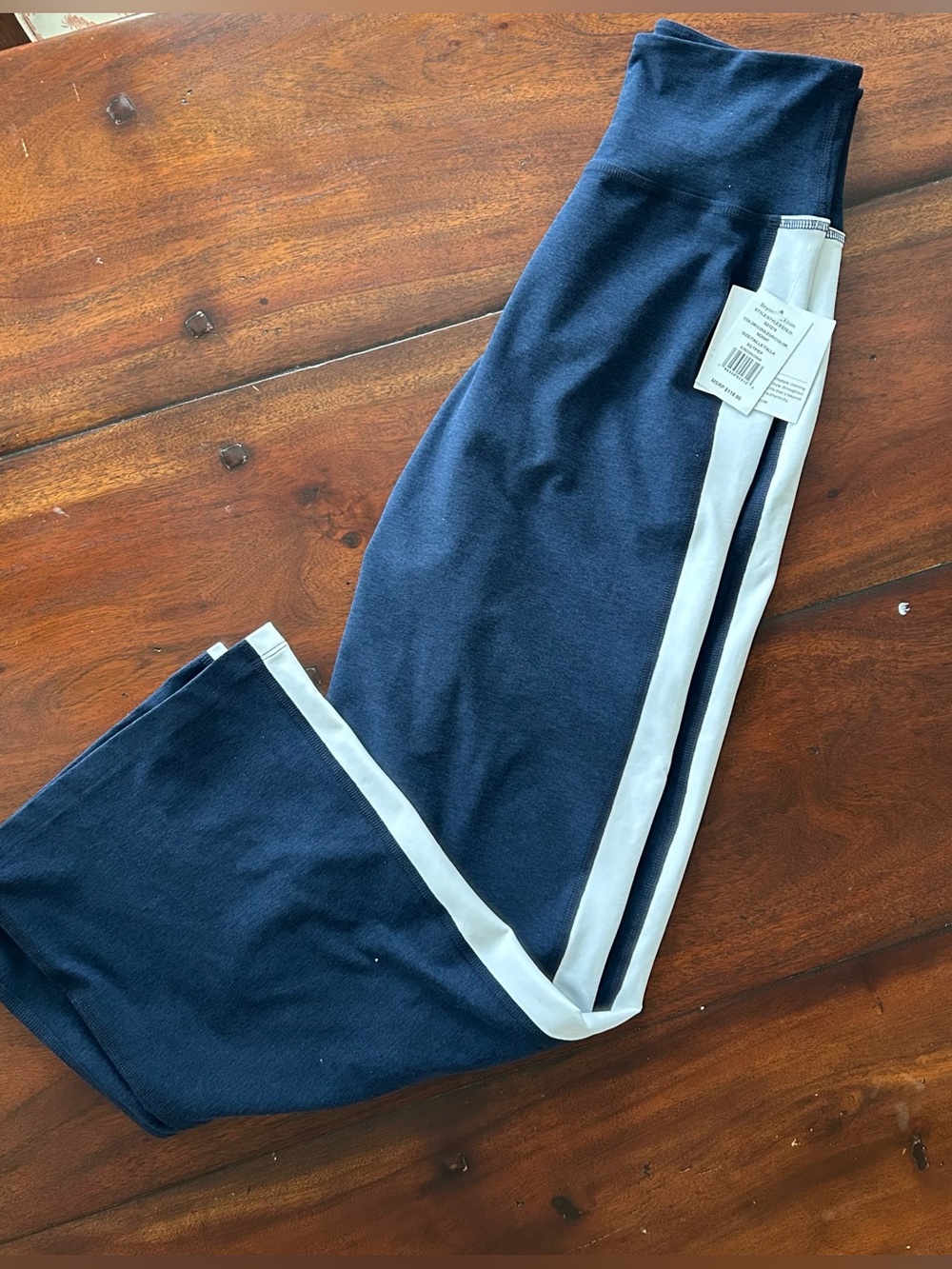 Beyond Yoga Spacedye Line Up Wide Leg Pant. XS. Navy/white - Picture 14 of 15